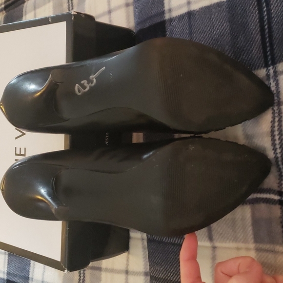 Nine West Black and Net Leather Heels - Picture 5 of 7